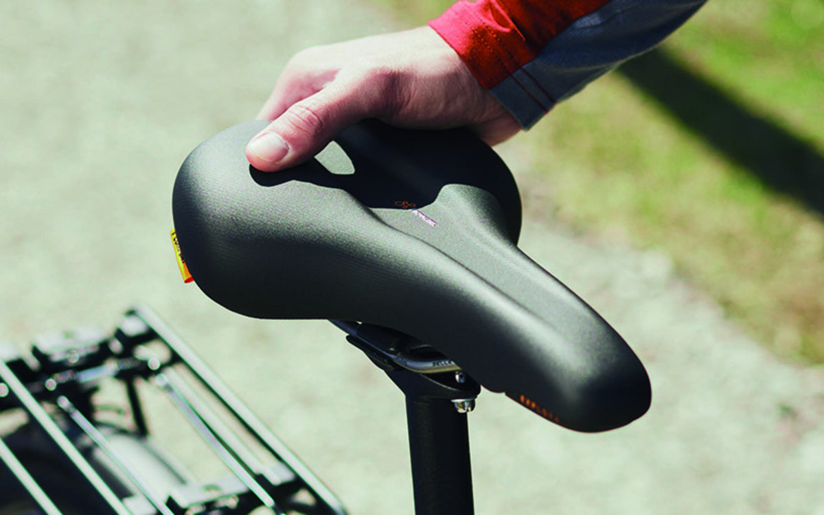 54D1UR0A05X38_54D1UR0A05X38_8_selle-royal_EXPLORA-ATHLETIC-ERGONOMIC-HOLE.jpg