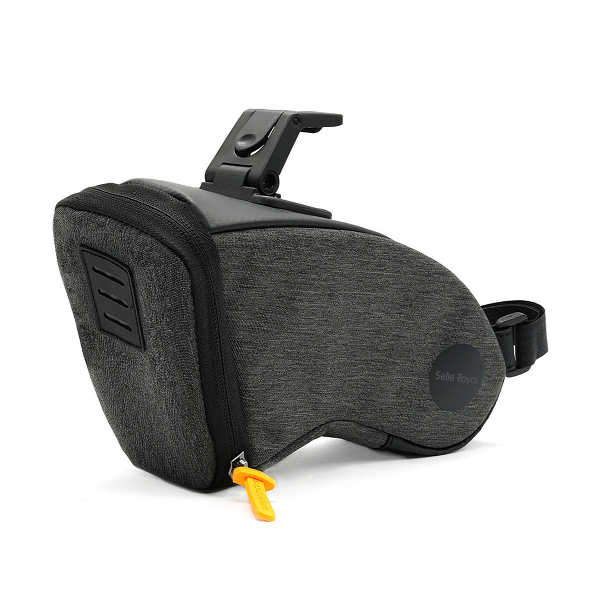 BAGS300A00000_SADLEBG0010_2_selle-royal_saddle-bag-medium_3-4.jpg