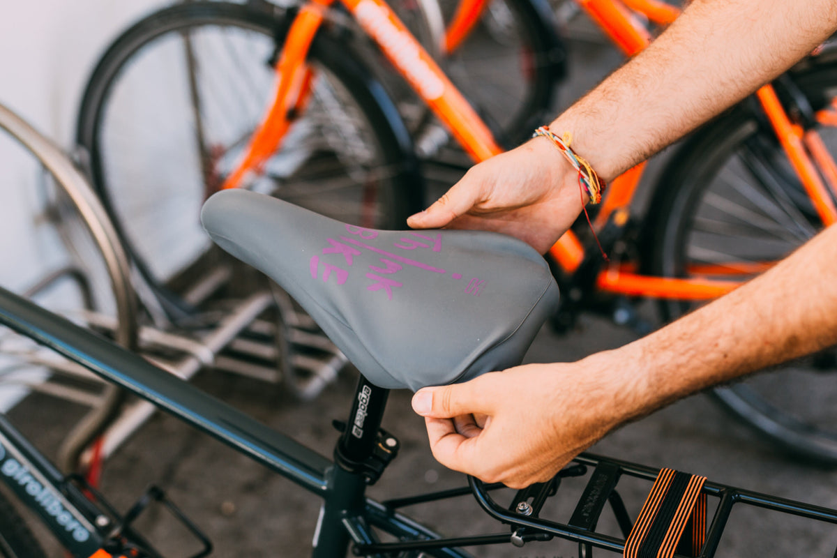 SCR0000A1S020_SCR0000A035_3_selle-royal_rain_cover-purple-vicenza-2022-3.jpg