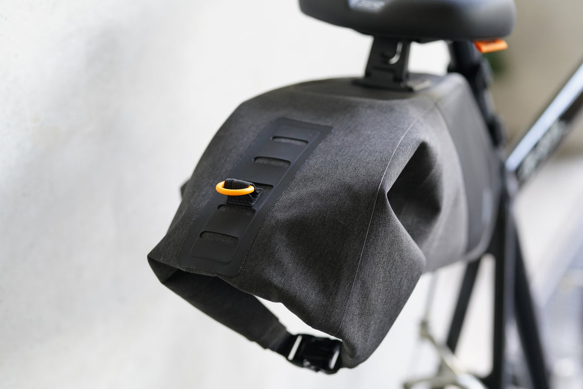 BAGS500A00000_SADLEBG0010_6_selle-royal_saddle-bag-extra-large-vicenza-10.JPG
